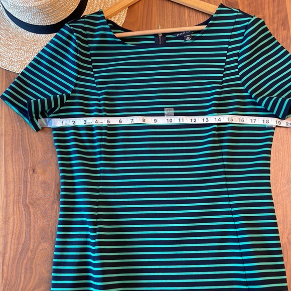 Banana Republic Navy Green Striped Knit Blouse Size 12 - Picture 2 of 6